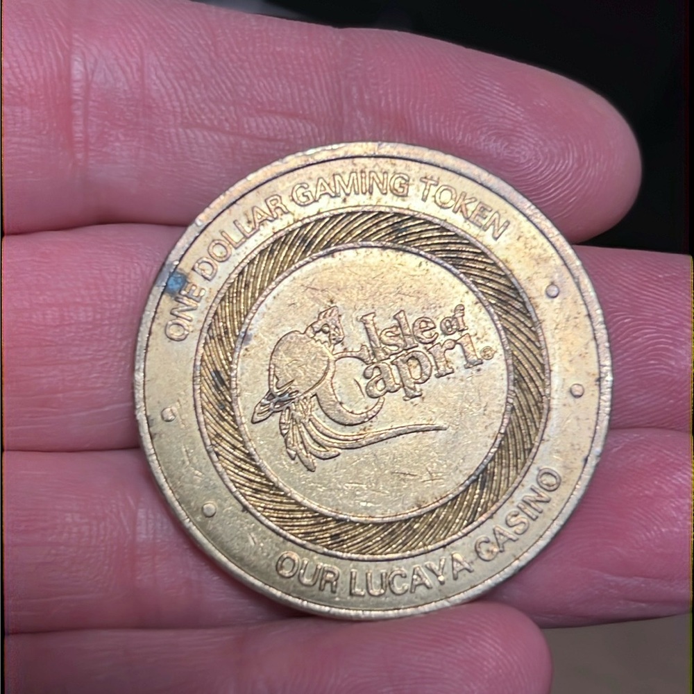 ๐ฆ BRASS $1 DOLLAR FORMER PARROT CASINO GAME TOKEN COIN - ISLE OF CAPRI, FLORIDA - Picture 4 of 9